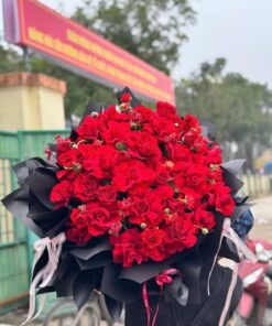Một bó hoa hồng muôn lời yêu thương